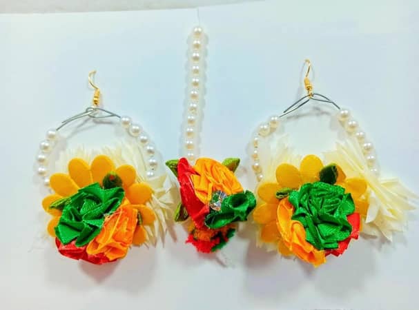 Bridal Artificial Flower Tika with Gajra Bali for Beautiful Girls