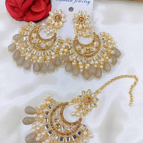 Artificial Golden Ear Rings with Tika and Pearl Latkan – New Look