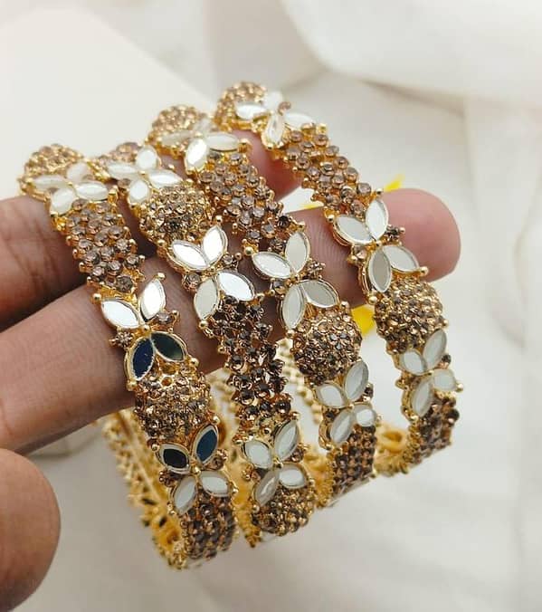 Elegant Design Golden Kundan 4-Piece Bangles for Women