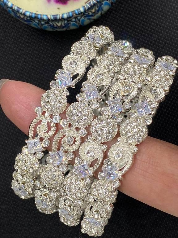 Luxury White Crystal Floral Center Bangles Set for Women – K709W