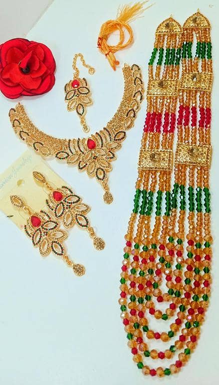 Goher Collection Golden Crystal Jewelry Set with Crystal Chain for Women 006