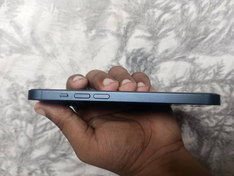 Apple iPhone 14 3
