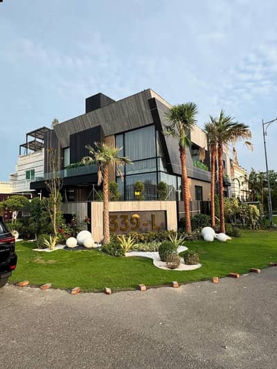 10 MARLA ELEGANT AND FULLY MAINTAINED SUPER HOT LOCATED BUNGALOW IS AVAILABLE IN THE BEST BLOCK OF DHA LAHORE.