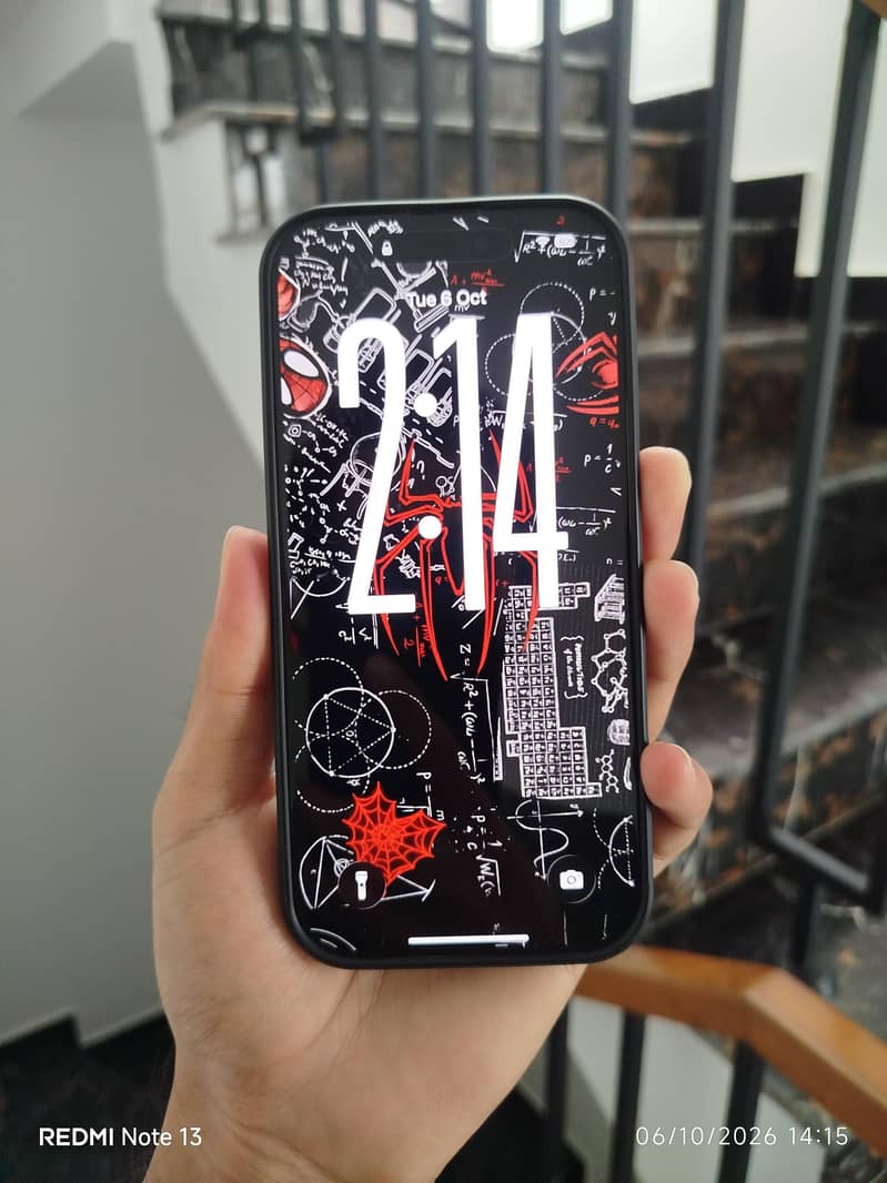 Apple iPhone 16 Pro 1