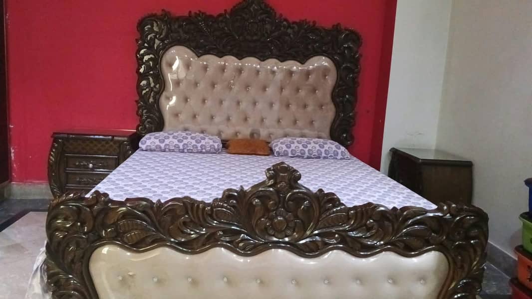 bed with side tables 4