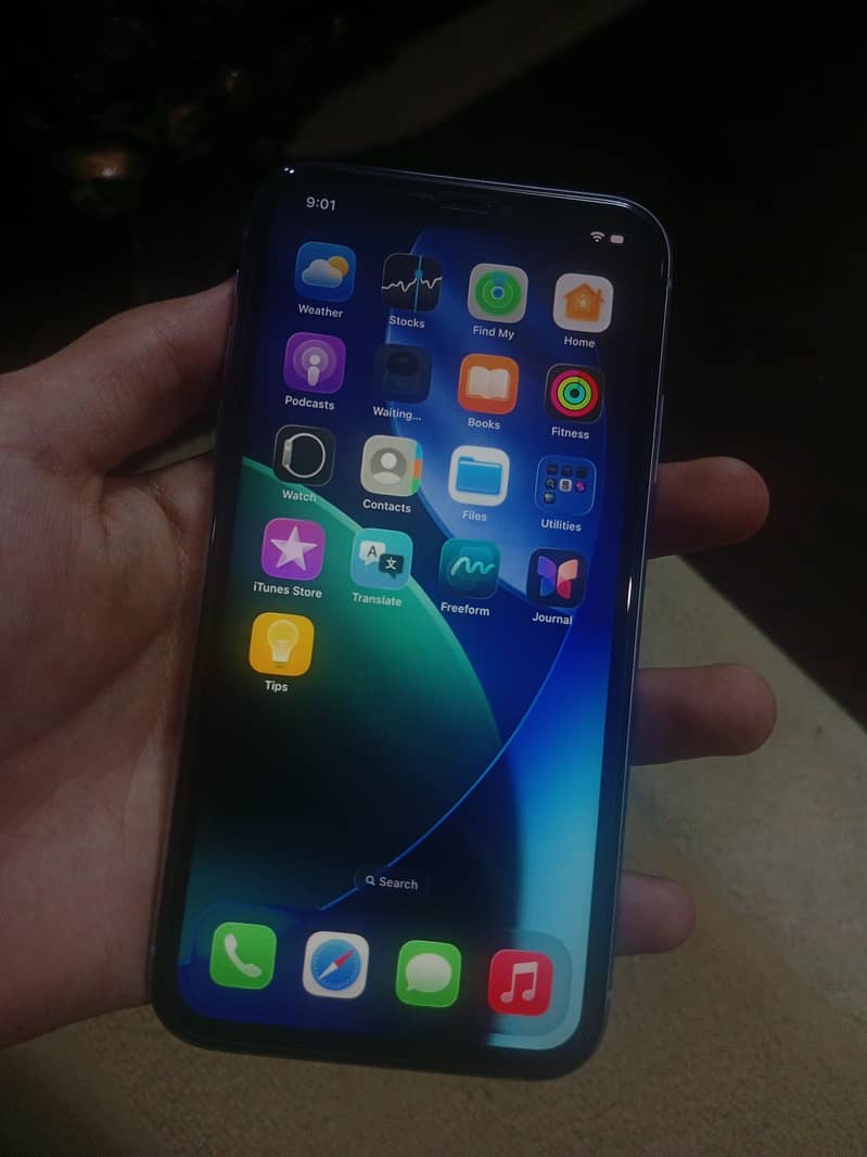 Apple iPhone 11 4