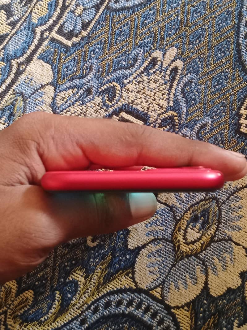 Apple iPhone 11 4