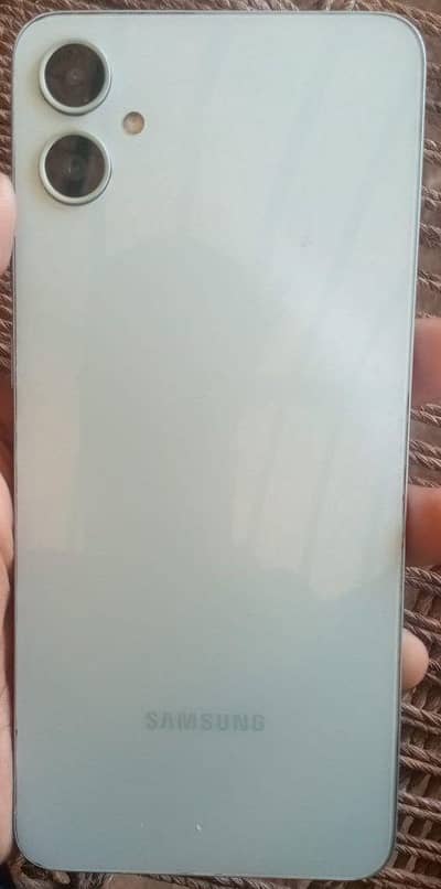 Samsung Mobile M05