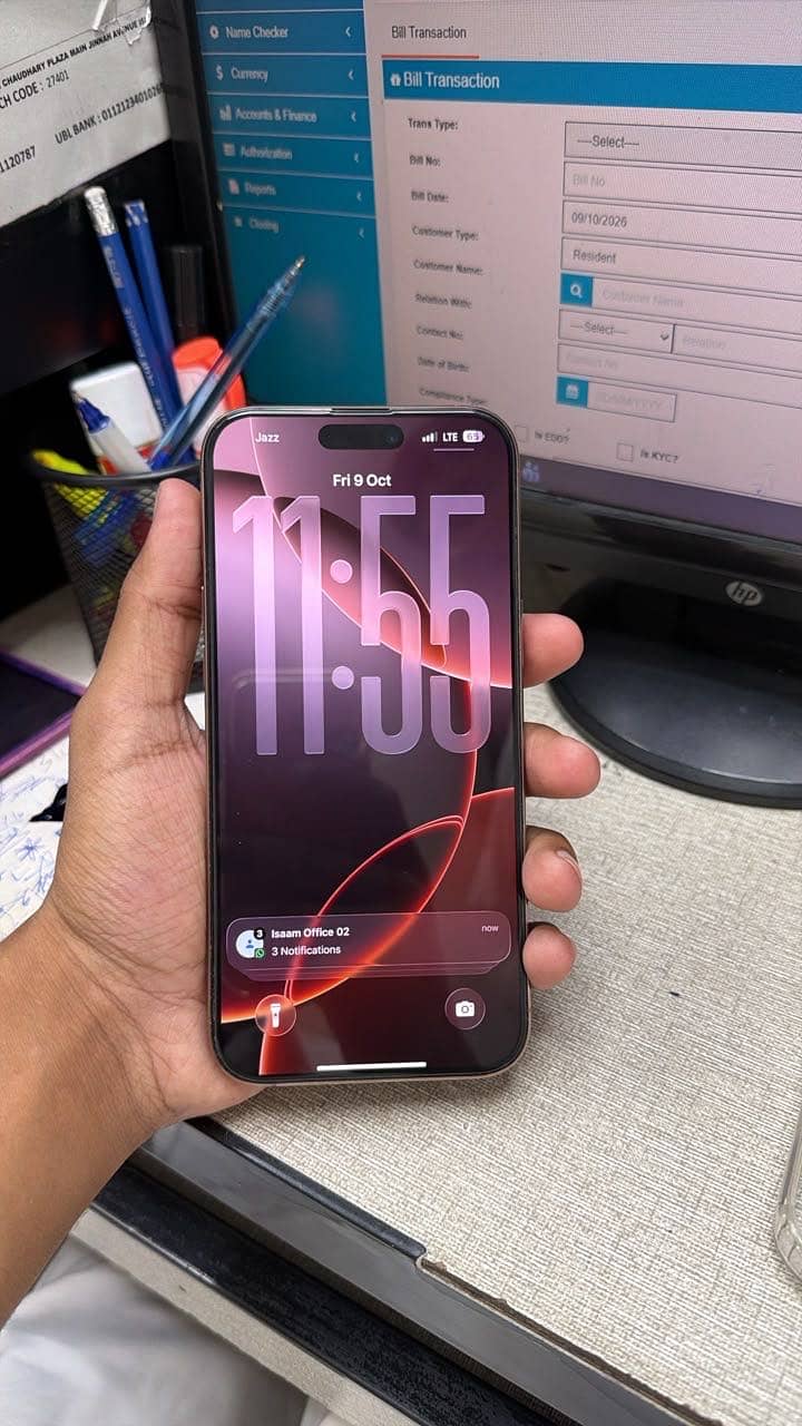 Apple iPhone 16 Pro Max 2
