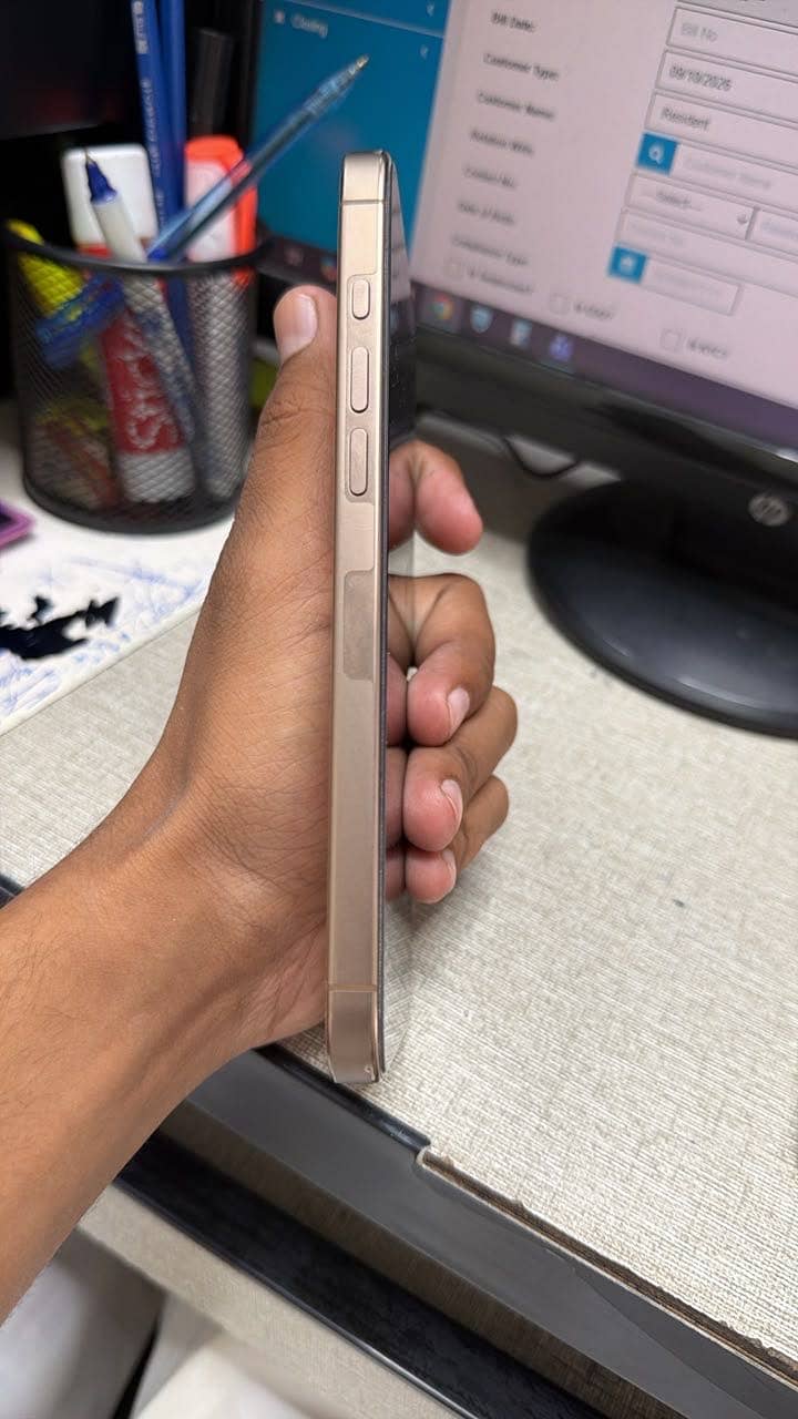 Apple iPhone 16 Pro Max 3