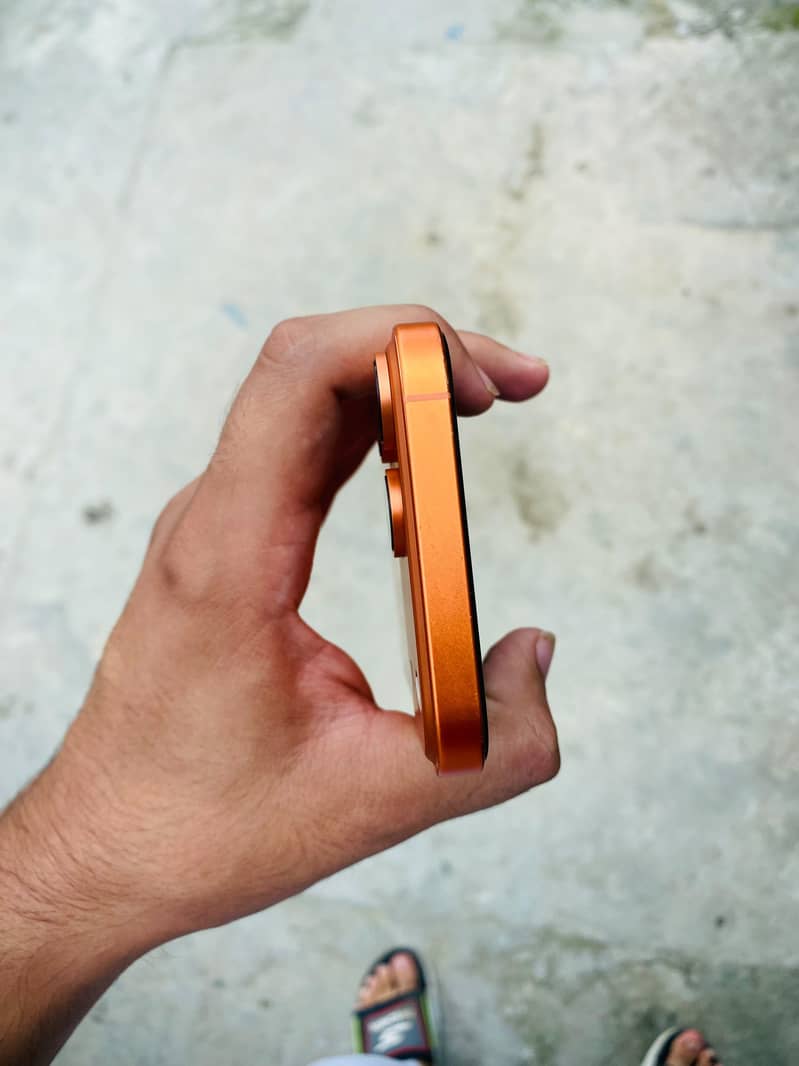 Apple iPhone 11 4