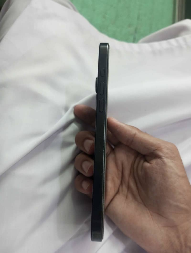 Apple iPhone 16 Pro Max 5