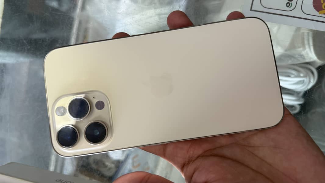 Apple iPhone 14 Pro Max 2