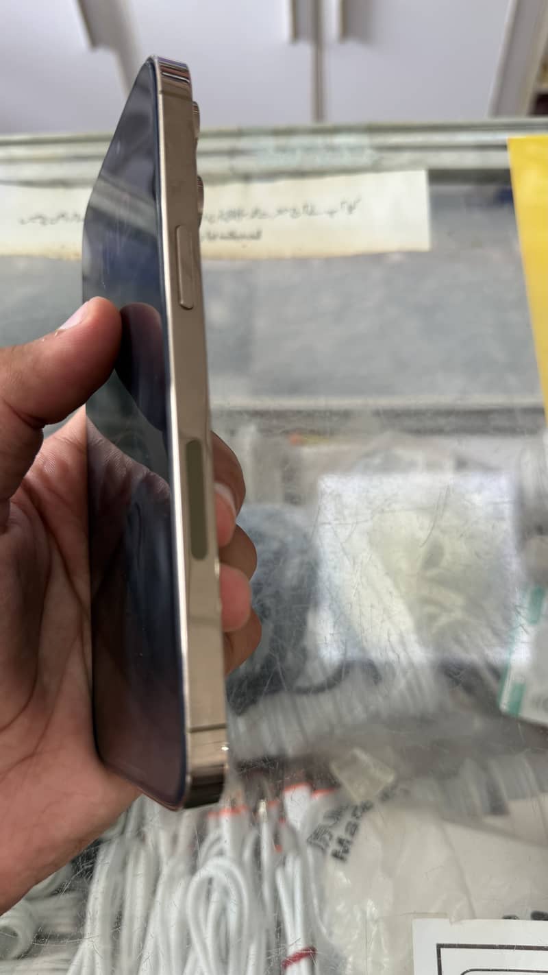 Apple iPhone 14 Pro Max 4