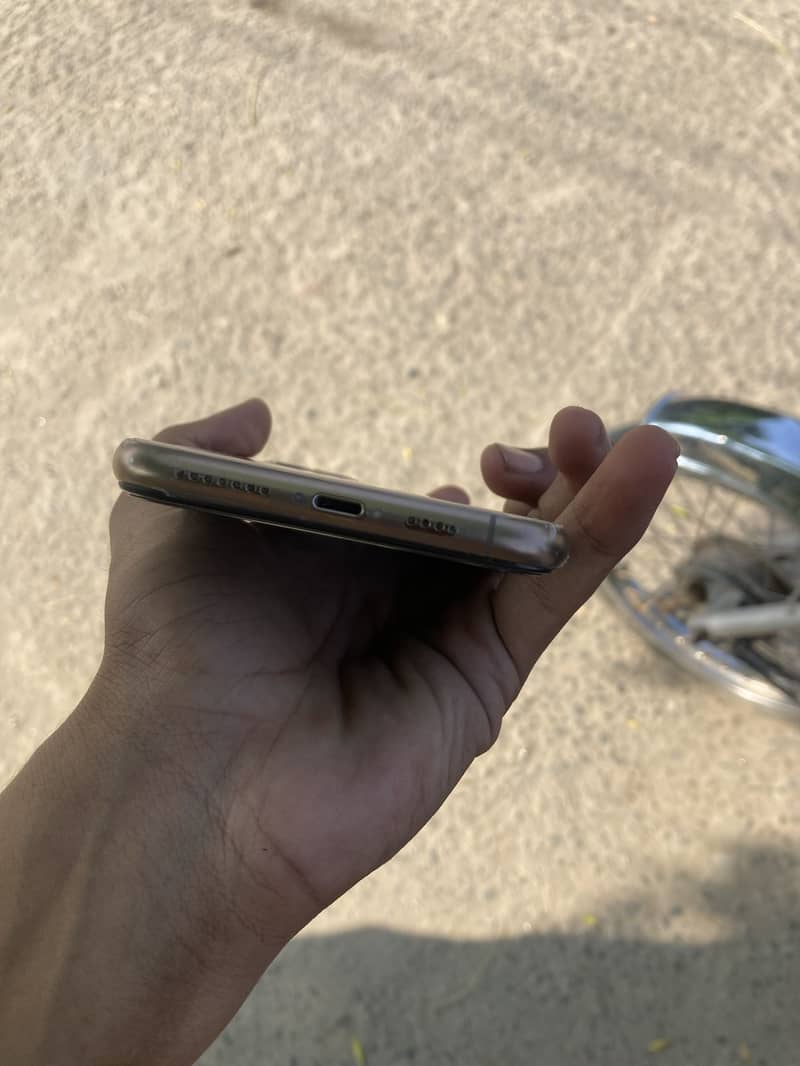 Apple iPhone 11 Pro Max 5