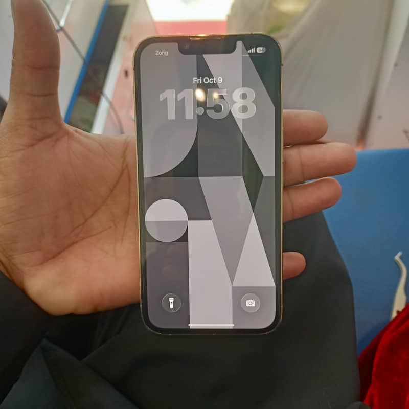 Apple iPhone 13 Pro 2