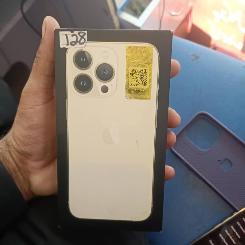 Apple iPhone 13 Pro 4