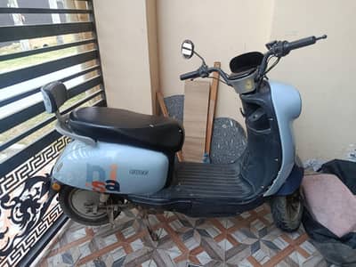 Ever Nisa Scooty