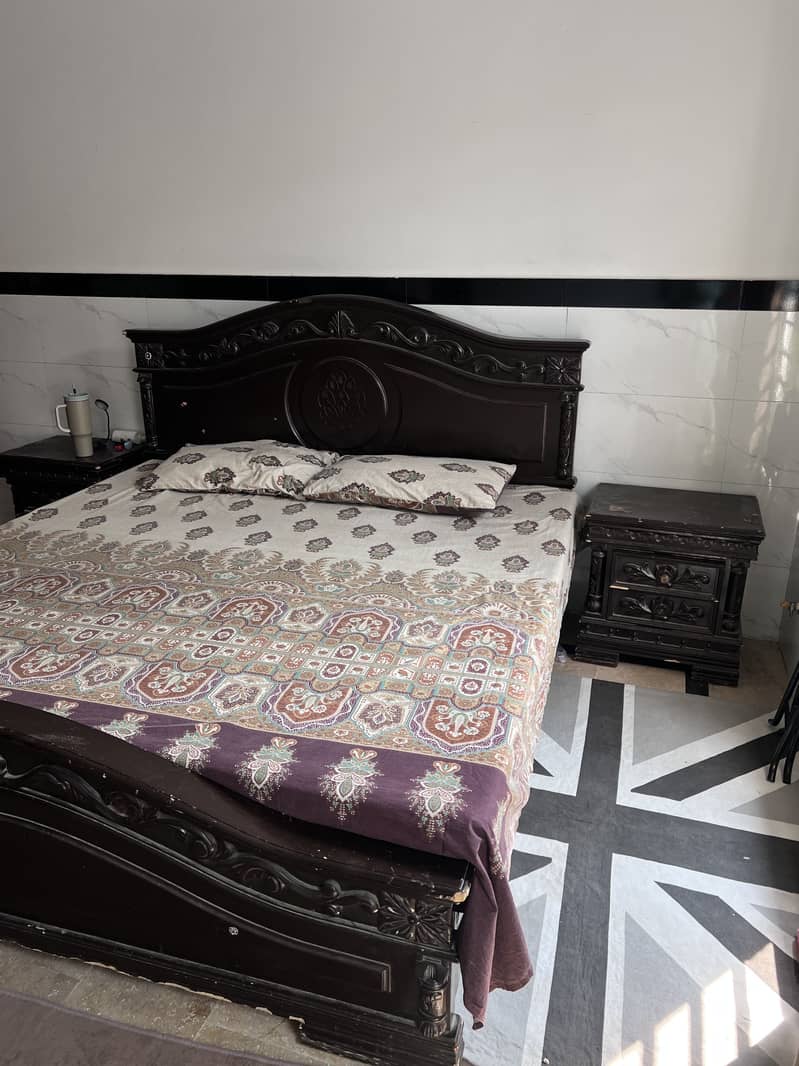 Bed with side tables 1