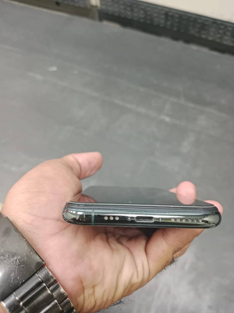 Apple iPhone 11 Pro 1
