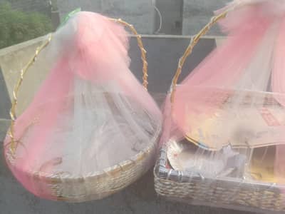 mehndi decorate basket
