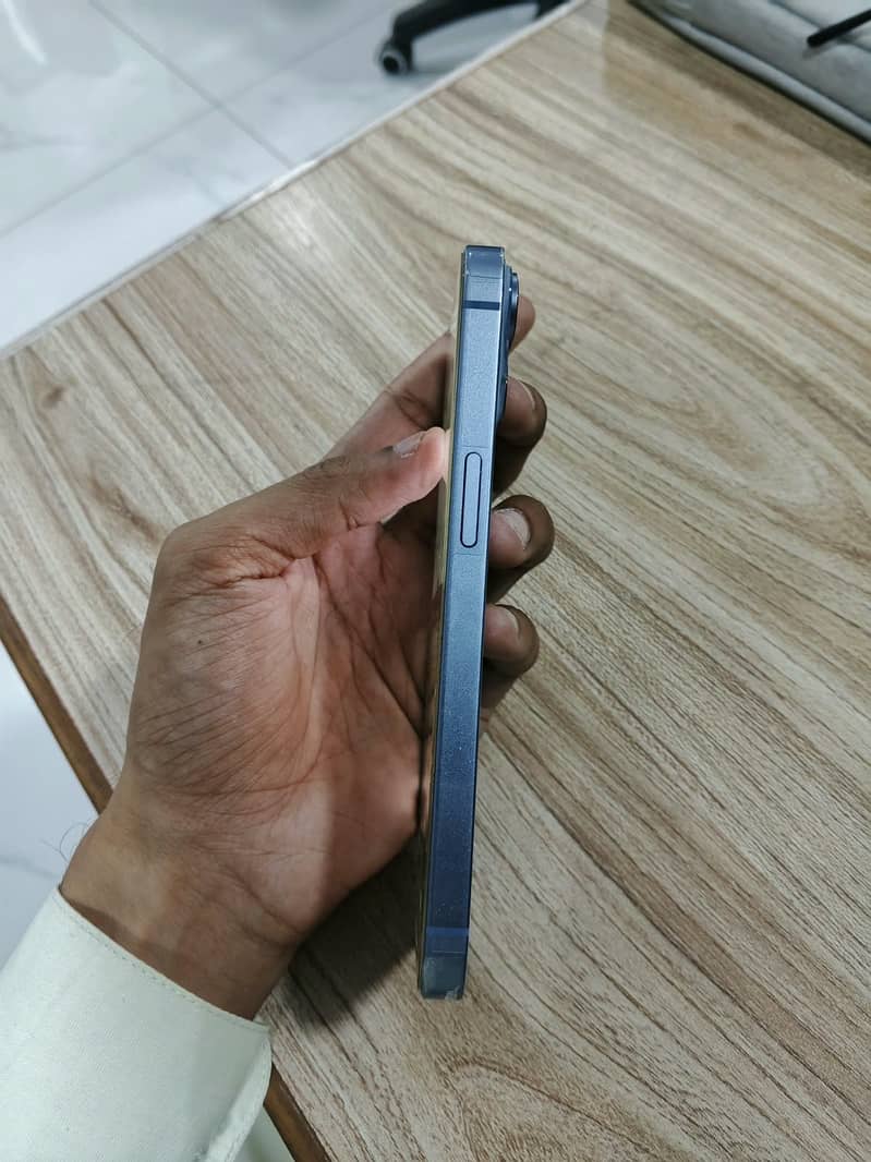 Apple iPhone 14 1