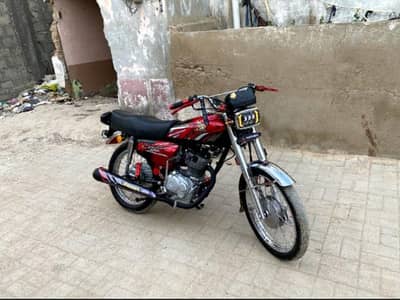 Honda 125 CG 2016 model Karachi number Whatsapp 03232596324