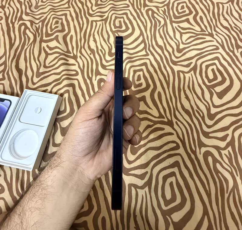 Apple iPhone 12 2