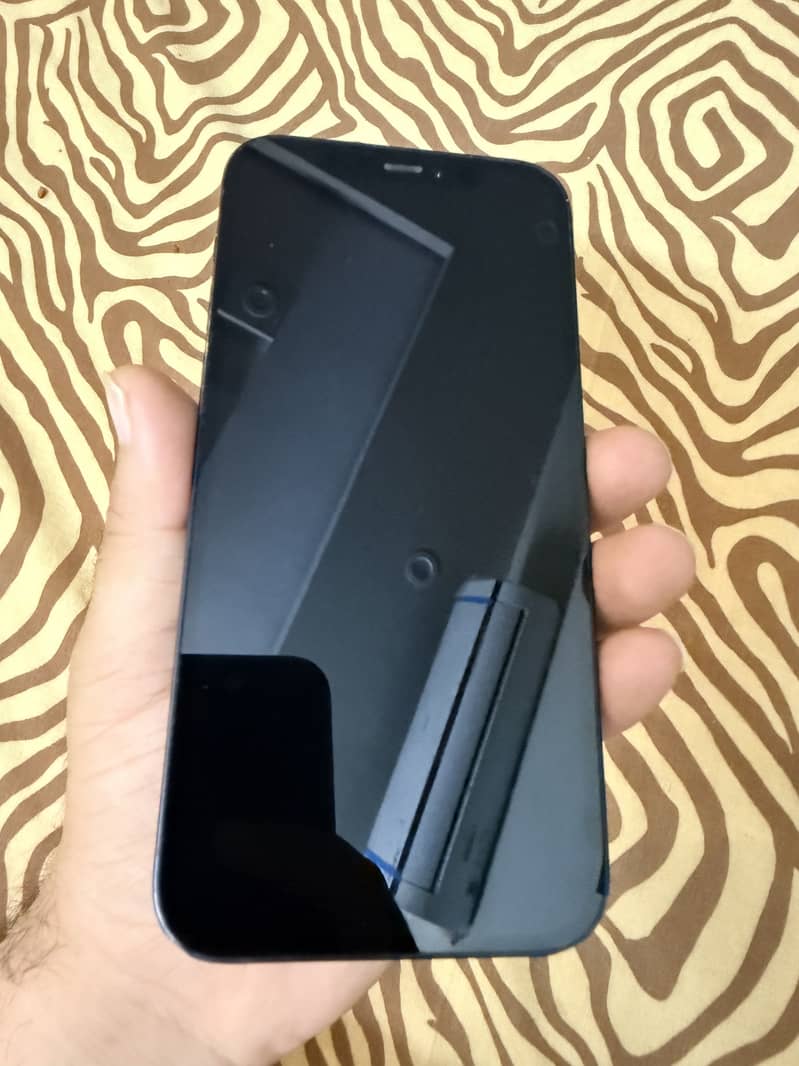 Apple iPhone 12 6