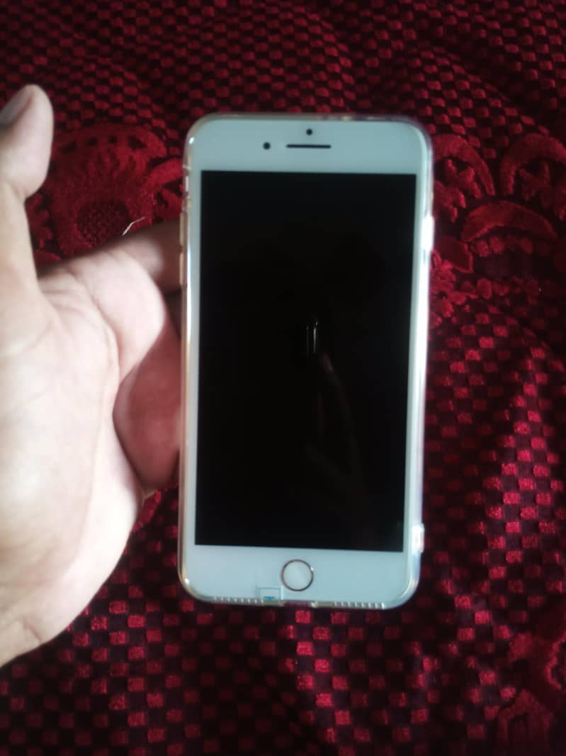 Apple iPhone 8 Plus 1