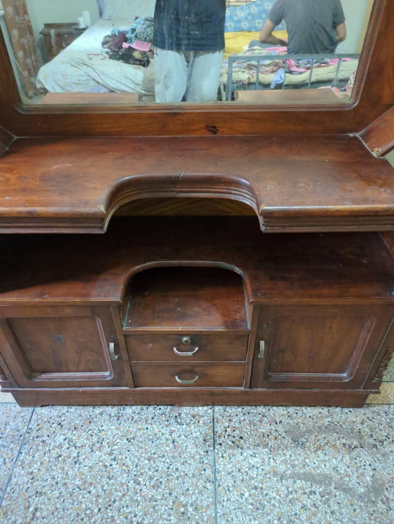 Dressing Table 3