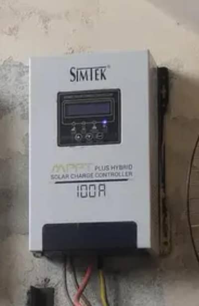 Simtek Hybrid 100A Mppt Controller 1 Year Use 170v 1700 watt