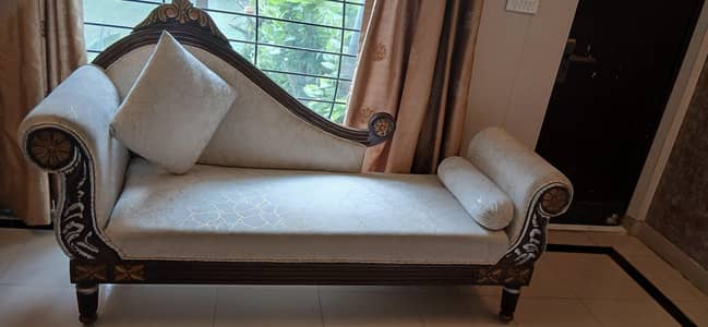 Deewan for sale