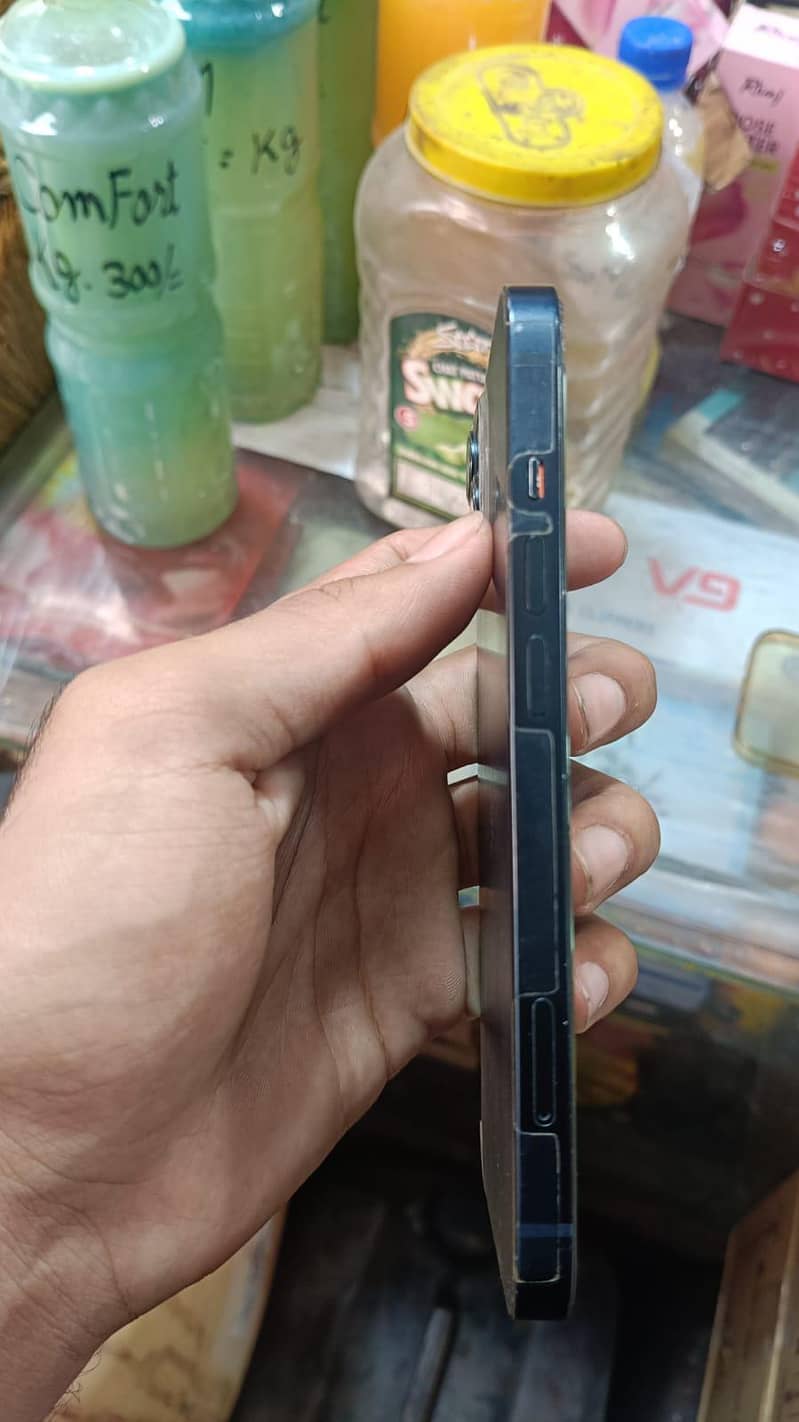 Apple iPhone 13 1