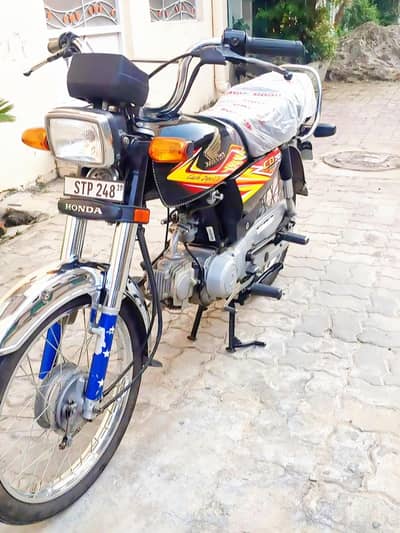 Honda cd 70 available in new condition 19 model