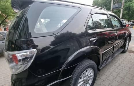 Toyota Fortuner V 2013