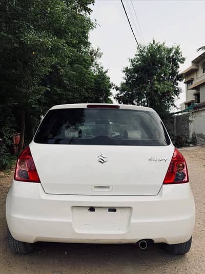 Suzuki Swift 2010 DLX