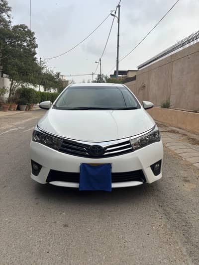 Toyota Corolla Altis CVT-i 1.8 2015  Model