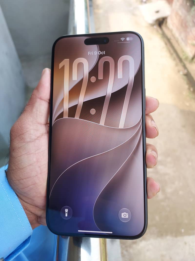 Apple iPhone 15 Pro Max 3