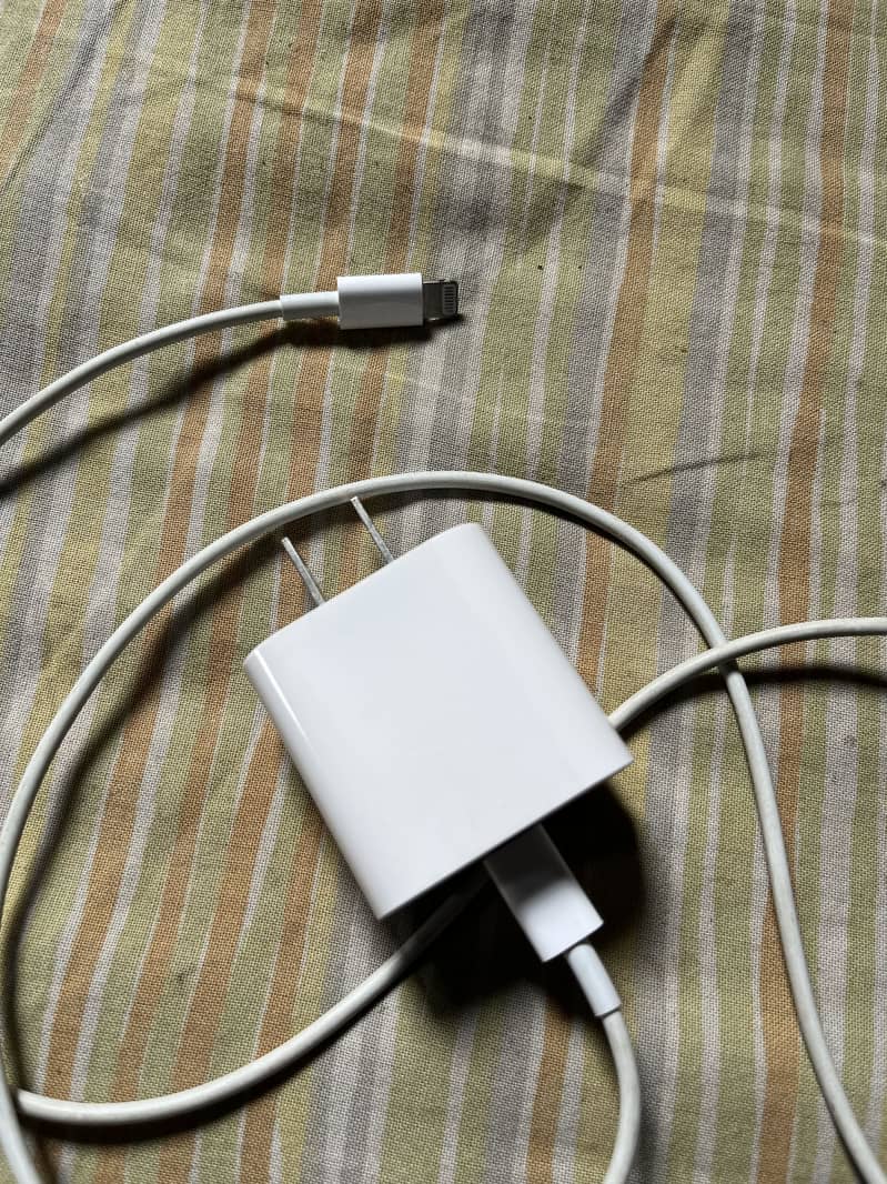Apple iPhone 13 10