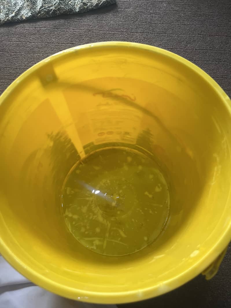 گھی کی 5 خالی بالٹیاں فروخت کے 2