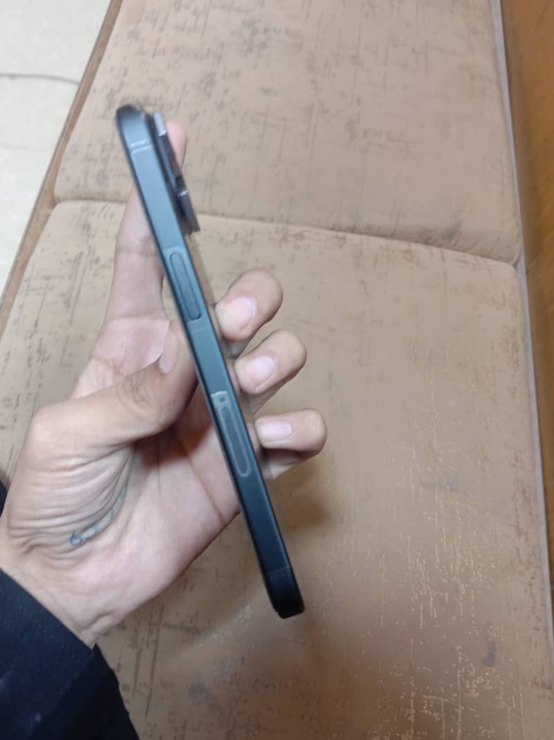 iPhone 15 JV 2