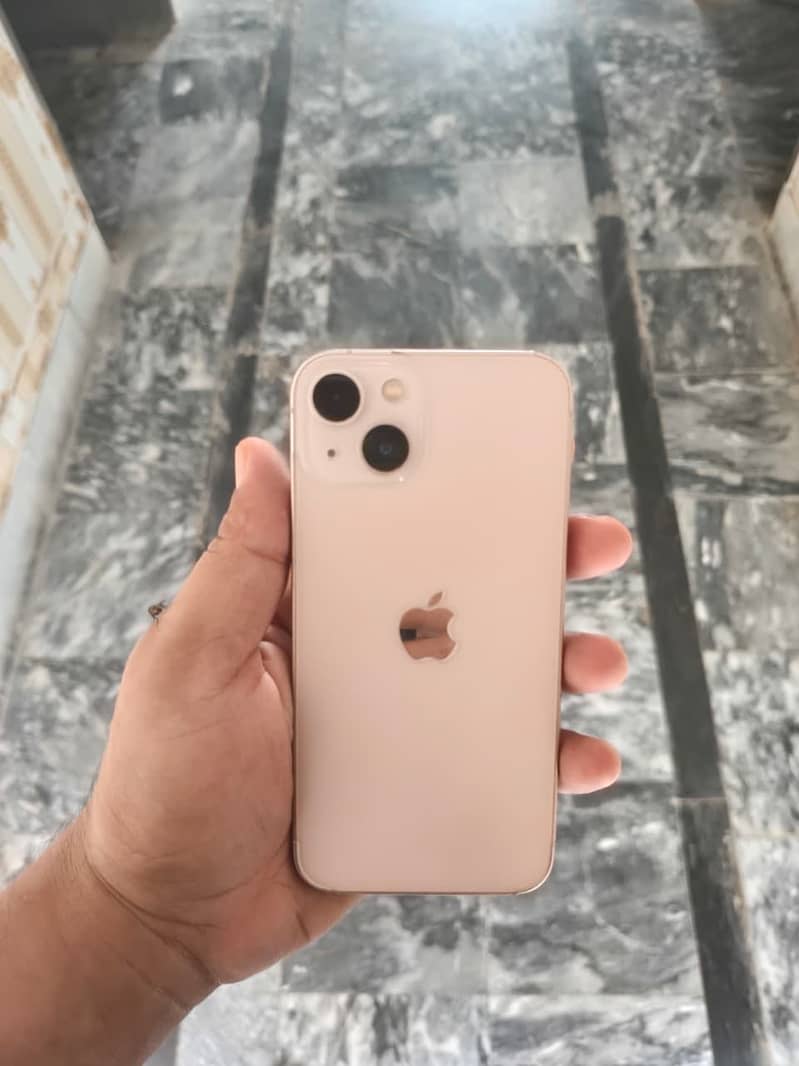 Apple iPhone 13 8