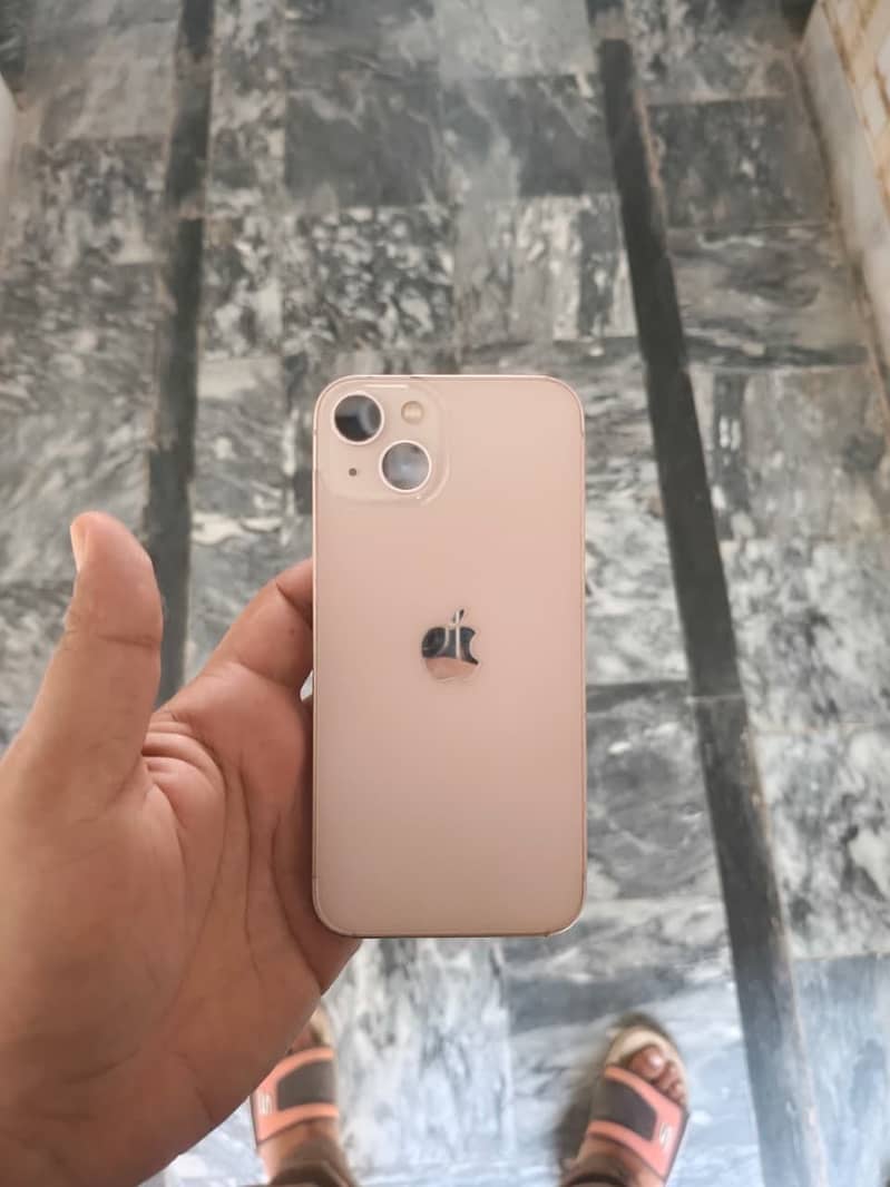 Apple iPhone 13 5