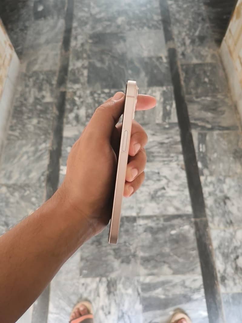 Apple iPhone 13 3