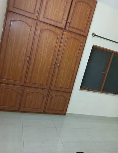 G-11 D type flat tile floor for rent out class location