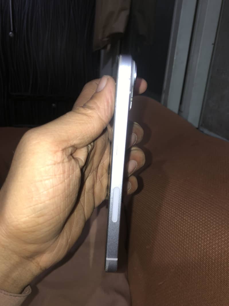Apple iPhone 14 Jv 1