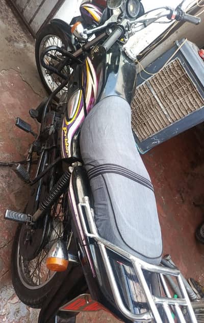 Honda pridor 100 cc All ok biometric available multan location only
