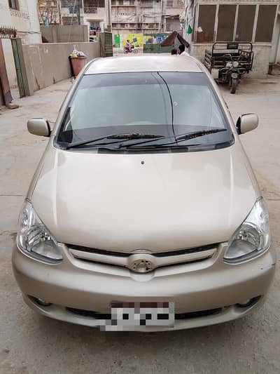 Toyota Platz 2003 - 2006