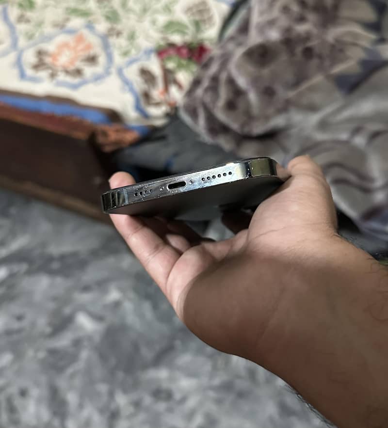 iphone 13 pro max jv 4